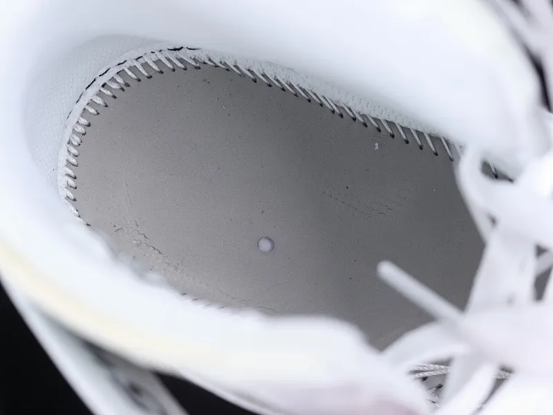 All categories Air Jordan Jordan series basketball shoes Air Jordan 1 High L version Off White x Air Jordan OW AJ1 Joe 1 joint all-white high-top basketball shoes AQ0818-100